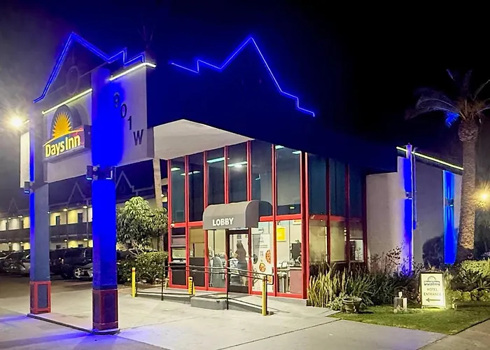 Days Inn By Wyndham Los Angeles Lax Airport Stadium Area Inglewood